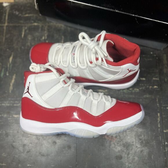 Nike Air Jordan 11 Retro High "Cherry" 2022 Sz 10 VTG OG RARE MJ CLEAN - Picture 1 of 8